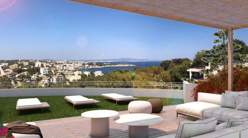 BENDINAT: Penthouse with large private roof terrace and amazing views