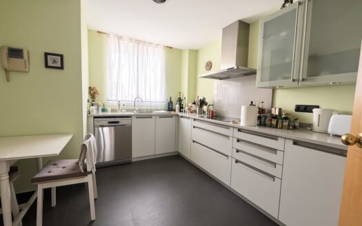 Bright Apartment with Terrace and Panoramic Views of Bellver and near to Son Armadans