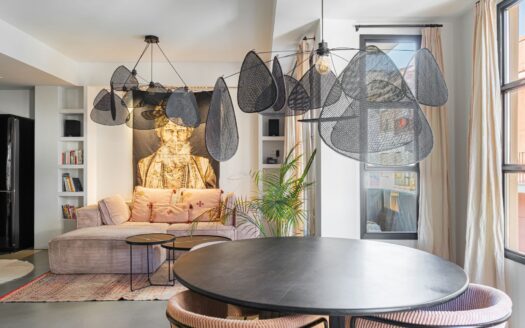 Bright renovated apartment with underfloor heating near Plaza de España