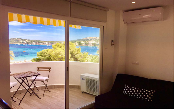 Apartment for rent in Santa Ponsa with sea views, just next to the beach
