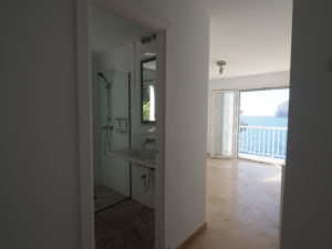 Rent: Frontline villa in Camp de Mar Majorca with stunning sea views and direct sea access
